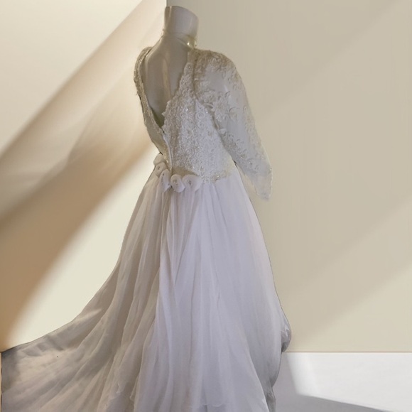 Pre loved 🥰 Morilee Vintage, minimal Raw Silk Wedding Dress. - Picture 2 of 15